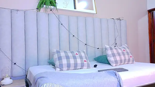 RiriiBrunette   online show from February 2026 08:40:01 PM