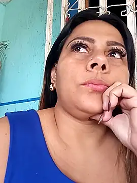 Snapshot of camila_rogue chatting on October 2025 01:00:02 PM camila rogue online show from October 2025 01:00:02 PM