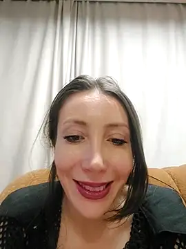 Snapshot of HellaryTourent chatting on February 2026 05:22:01 PM HellaryTourent online show from February 2026 05:22:01 PM