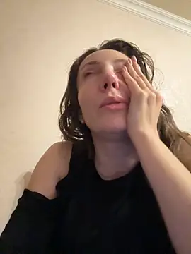 HellaryTourent online show from October 2025 07:24:02 PM