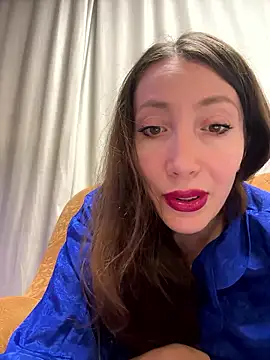 Snapshot of HellaryTourent chatting on January 2026 05:06:01 PM HellaryTourent online show from January 2026 05:06:01 PM