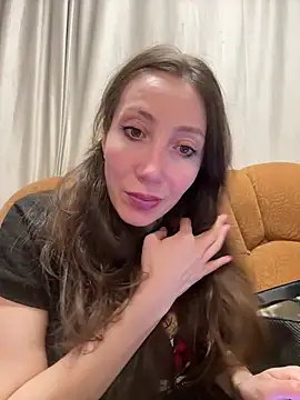 Snapshot of HellaryTourent chatting on February 2026 06:19:01 PM HellaryTourent online show from February 2026 06:19:01 PM