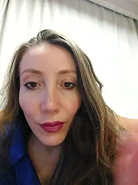 Snapshot of HellaryTourent chatting on January 2026 05:49:02 PM HellaryTourent online show from January 2026 05:49:02 PM