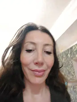 Snapshot of HellaryTourent chatting on February 2026 02:57:01 AM HellaryTourent online show from February 2026 02:57:01 AM