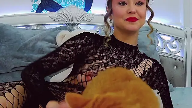 EvaMenders online show from November 2025 05:35:01 PM