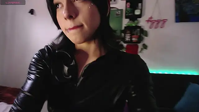 Snapshot of Rinrav chatting on November 2025 07:18:01 PM Rinrav online show from November 2025 07:18:01 PM