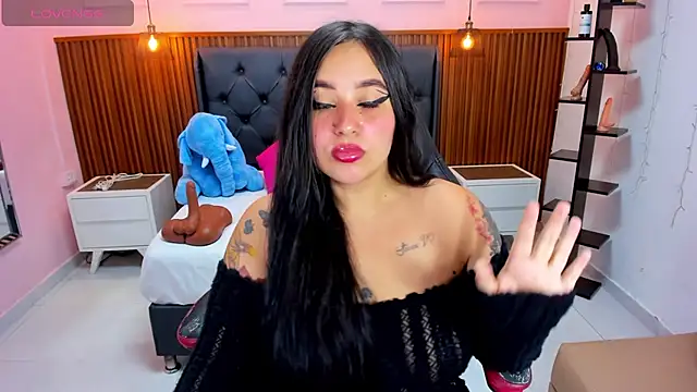 Snapshot of NORALOUX2 chatting on February 2026 07:25:01 PM NORALOUX2 online show from February 2026 07:25:01 PM