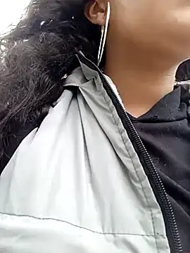 mia blue01 online show from October 2025 04:31:02 PM