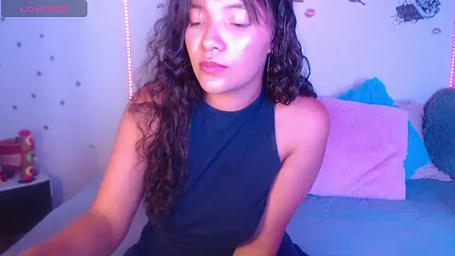 mia blue01 online show from September 2025 09:37:02 PM