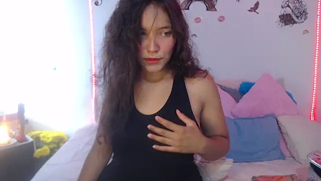 mia blue01 online show from September 2025 04:25:02 PM