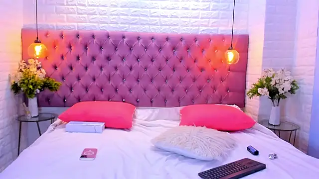 Snapshot of amber_sparkle chatting on September 2025 12:52:01 PM amber sparkle online show from September 2025 12:52:01 PM