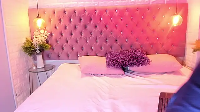 Snapshot of amber_sparkle chatting on October 2025 12:40:02 PM amber sparkle online show from October 2025 12:40:02 PM