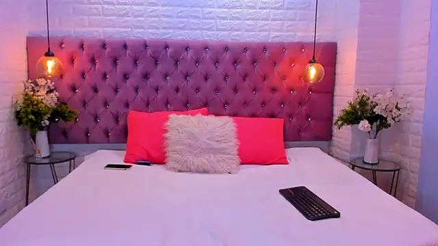 Snapshot of amber_sparkle chatting on September 2025 12:33:01 PM amber sparkle online show from September 2025 12:33:01 PM