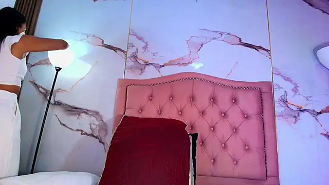 AlyaThompson online show from May 2026 04:12:02 AM