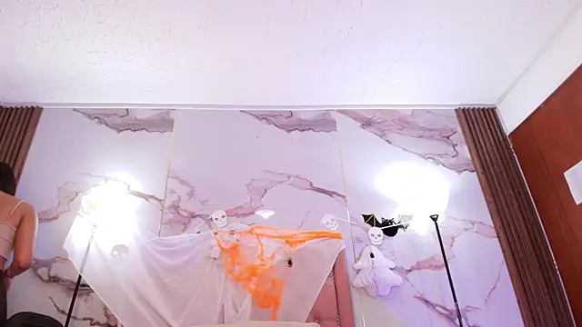 AlyaThompson online show from October 2025 03:40:02 AM