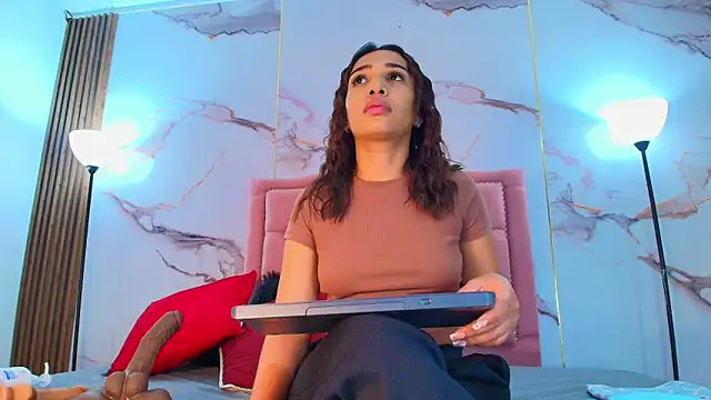 AlyaThompson online show from November 2025 04:23:01 AM