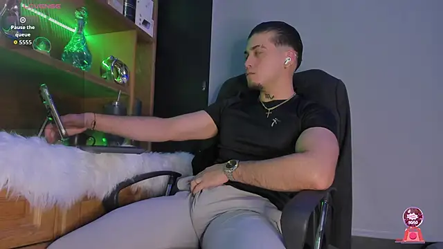 Gael williams1 online show from November 2025 08:23:02 PM