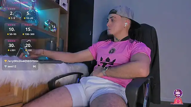 Gael williams1 online show from November 2025 01:22:01 PM