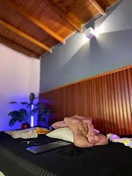 MarilynSmith01 online show from December 2025 08:43:02 PM