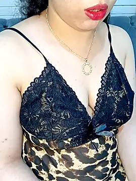 Queen-15 online show from November 2025 06:12:02 AM