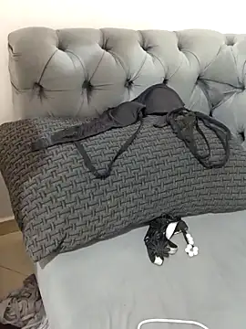 Queen-15 online show from November 2025 11:42:02 PM