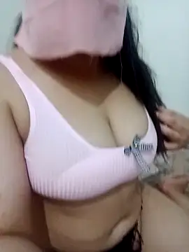 Queen-15 online show from October 2025 11:58:01 PM