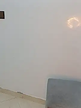 Queen-15 online show from November 2025 06:02:01 PM