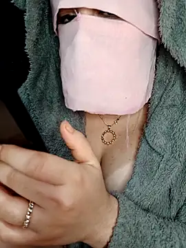 Queen-15 online show from December 2025 08:19:02 AM