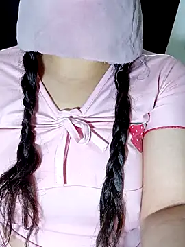 Queen-15 online show from March 2026 11:10:01 PM