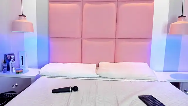 JulianaValencia online show from December 2025 10:32:01 PM