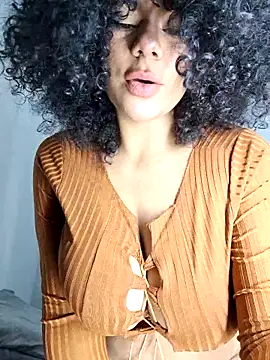 Yerystar online show from October 2025 02:02:02 AM