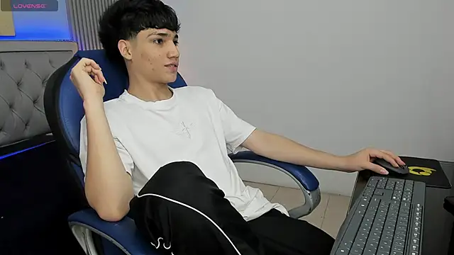 SamBlack  online show from May 2026 12:24:02 PM