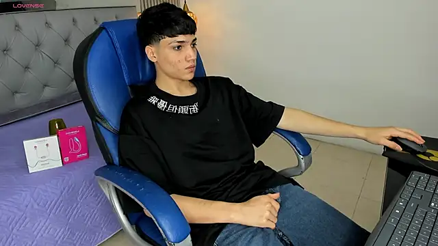 SamBlack  online show from April 2026 04:01:01 PM