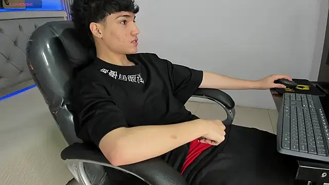 SamBlack  online show from May 2026 12:47:01 PM