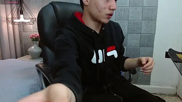 SamBlack  online show from April 2026 08:01:02 PM