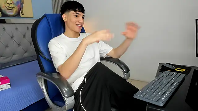 Snapshot of SamBlack_ chatting on June 2026 12:36:02 PM SamBlack online show from June 2026 12:36:02 PM
