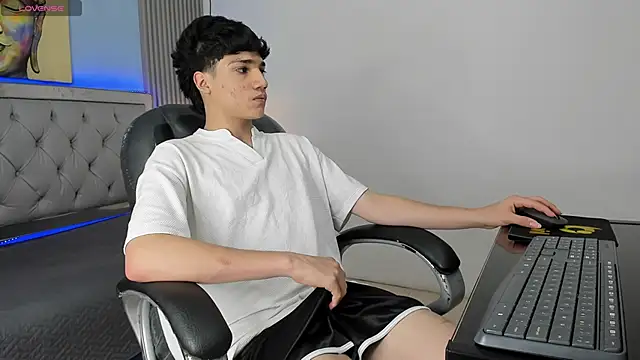 SamBlack  online show from May 2026 07:10:01 PM