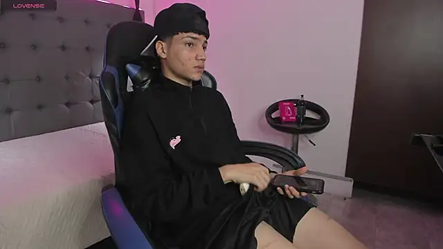 SamBlack  online show from April 2026 01:07:02 PM