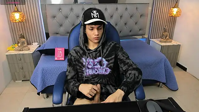 Snapshot of SamBlack_ chatting on February 2026 02:08:01 PM SamBlack online show from February 2026 02:08:01 PM