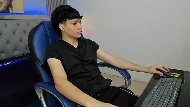 SamBlack  online show from May 2026 07:54:01 PM
