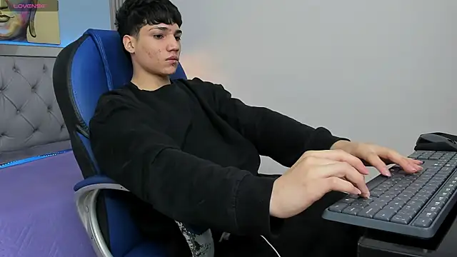 SamBlack  online show from April 2026 01:36:01 PM
