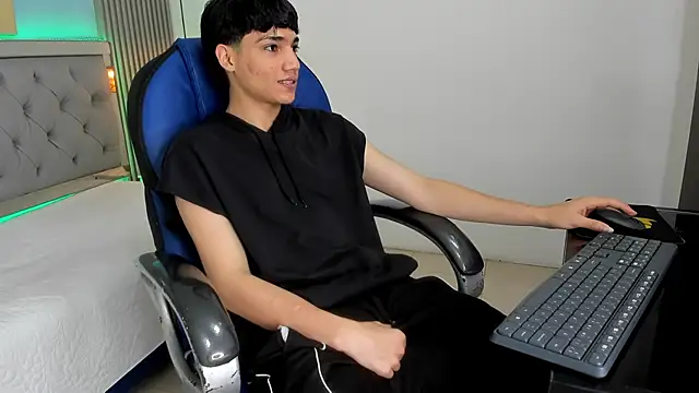 Snapshot of SamBlack_ chatting on June 2026 12:43:02 PM SamBlack online show from June 2026 12:43:02 PM