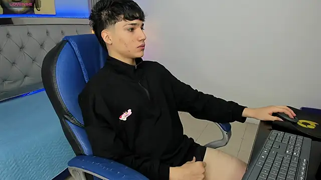 SamBlack  online show from May 2026 12:32:02 PM