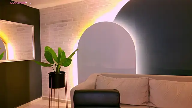 Snapshot of AgathaKondo_ chatting on November 2025 08:23:02 PM AgathaKondo online show from November 2025 08:23:02 PM