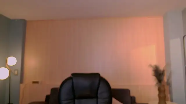 Snapshot of AgathaKondo_ chatting on December 2025 01:22:01 AM AgathaKondo online show from December 2025 01:22:01 AM