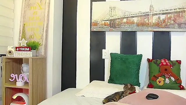 ParisRoux online show from December 2025 08:23:02 PM