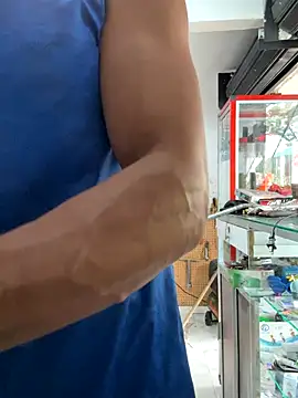 Snapshot of Terra-22cm chatting on November 2025 02:21:02 PM Terra-22cm online show from November 2025 02:21:02 PM