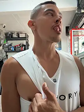 Snapshot of Terra-22cm chatting on November 2025 01:32:02 PM Terra-22cm online show from November 2025 01:32:02 PM