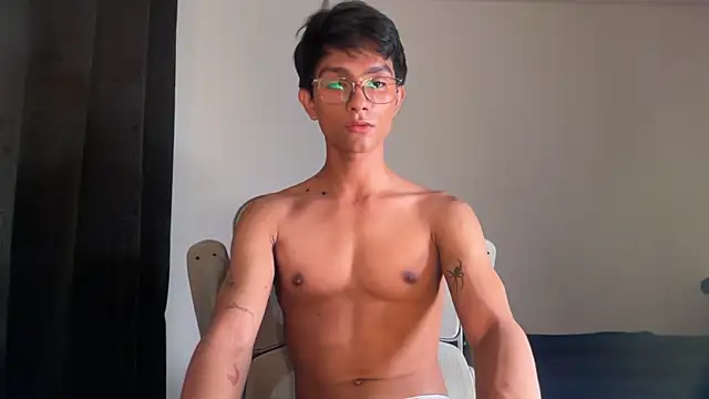 Snapshot of Angel_bunny2 chatting on November 2025 03:55:02 AM Angel bunny2 online show from November 2025 03:55:02 AM