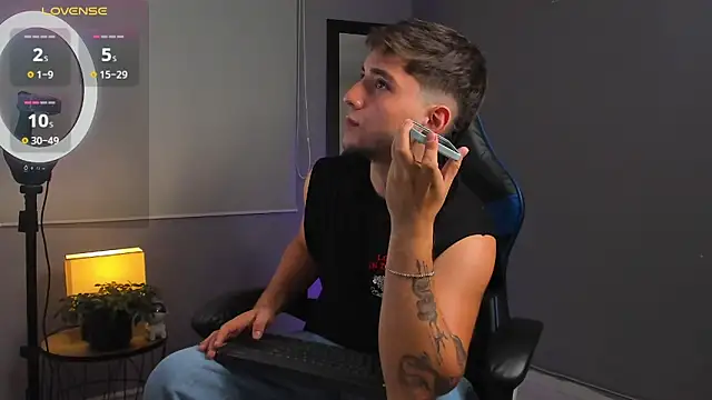 Snapshot of IamAngelCamilo chatting on November 2025 01:22:02 AM IamAngelCamilo online show from November 2025 01:22:02 AM